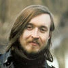миловидный юноша славянской наружности